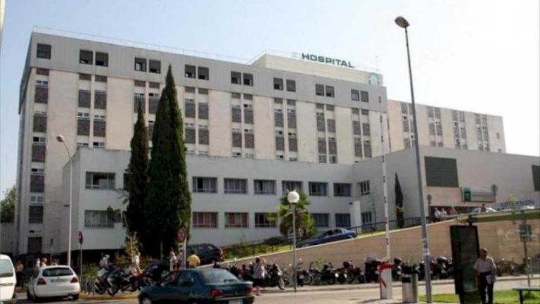 el-hospital-reina-sofia-recuerda-la-importancia-el-uso-del-casco-integral-y-el-cinturon-de-seguridad-para-prevenir-fracturas-faciales-graves