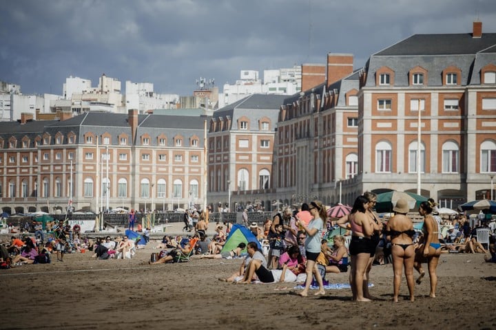 anunciaron-el-precio-de-las-carpas-en-la-costa-para-el-verano-y-los-valores-asustan