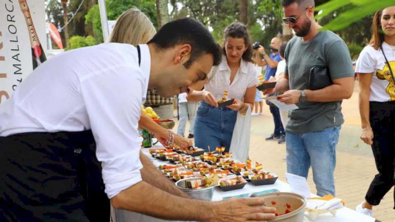 joan-roca-destaca-«la-creatividad-y-el-orgullo-cordobes»-de-los-chefs-del-‘califato-in-the-street’