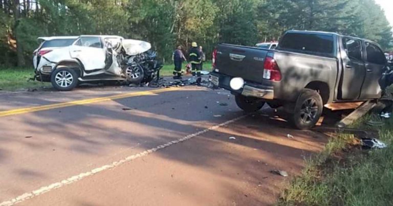 una-funcionaria-brasilena-y-su-hija-de-8-anos-murieron-en-un-triple-choque-en-misiones