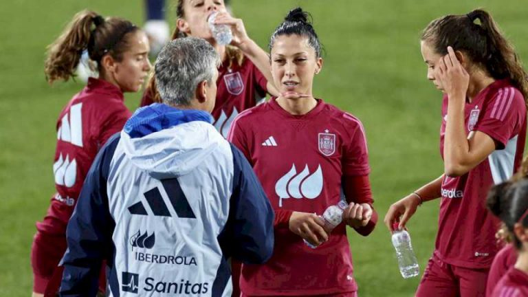 la-seleccion-femenina-de-futbol-recupera-a-jenni-hermoso