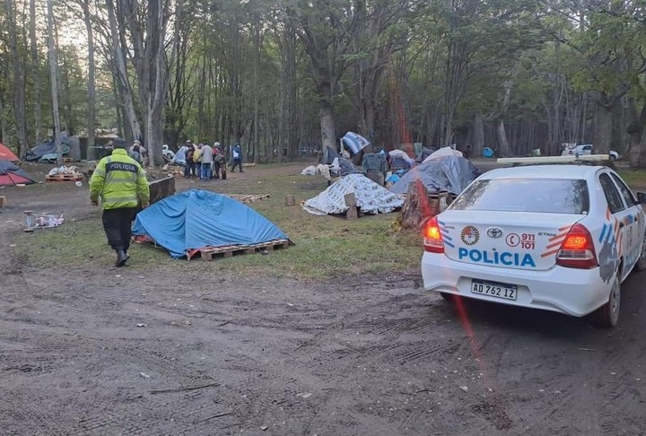 la-renga-toca-en-ushuaia-y-la-ciudad-esta-desbordada-de-fanaticos:-heridos,-detenidos-y-momentos-de-descontrol-en-el-fin-del-mundo