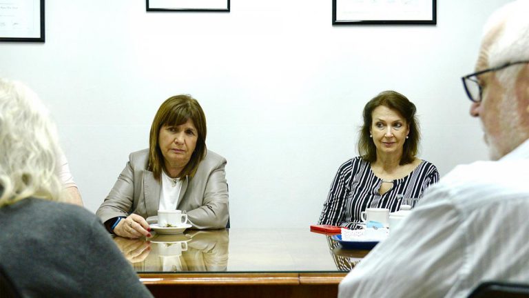 bullrich-y-mondino-recibieron-victimas-de-hamas