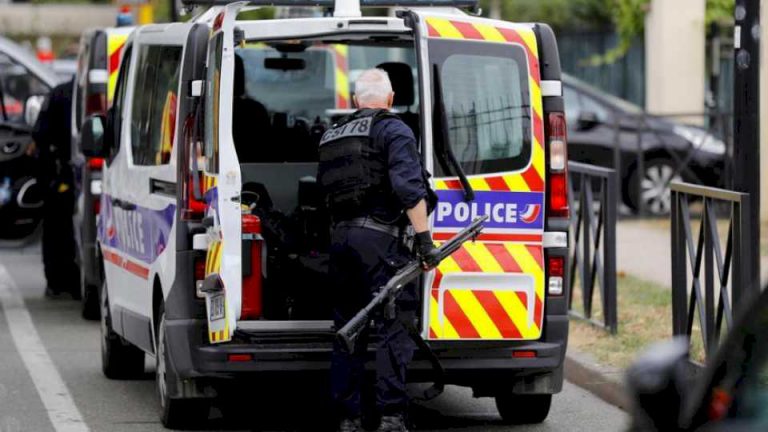 al-menos-una-persona-muerta-y-otra-herida-tras-un-ataque-en-un-centrico-barrio-de-paris