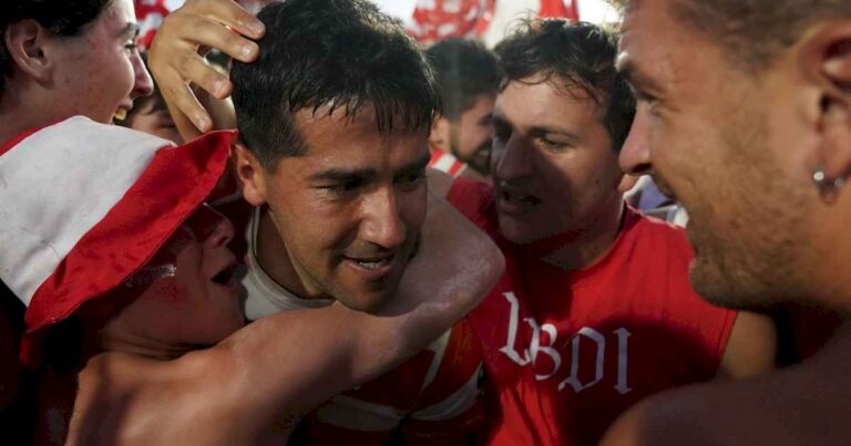joaquin-diaz-luzzi-se-saco-la-espina-y-festejo-el-titulo-de-alumni:-el-que-arriesga,-gana