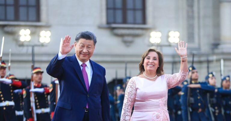 Xi Jinping es recibido con honores por Dina Boluarte y todo su gabinete en Palacio de Gobierno