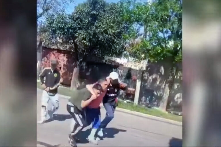 Un tiroteo frente a un jardín de infantes