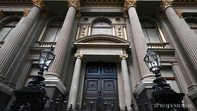 El Banco Central flexibiliza el cepo al dólar para el pago de importaciones