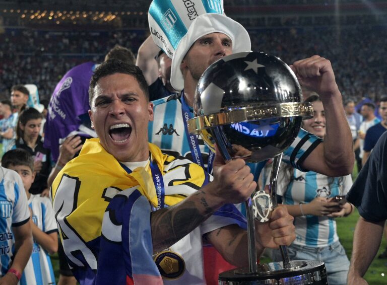 Racing campeón: cómo se construyó el sentido de pertenencia y los detalles desconocidos de un plantel ganador