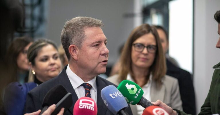 García-Page, tras declarar Lobato, advierte de que «ninguna militancia obliga a ser cómplice»