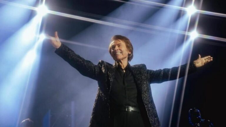 El cantante Raphael recibió el alta tras su diagnóstico de linfoma cerebral