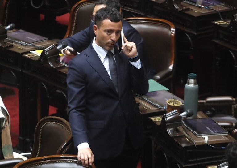 El plan de Luis Juez para decarrilar la candidatura a gobernador de De Loredo