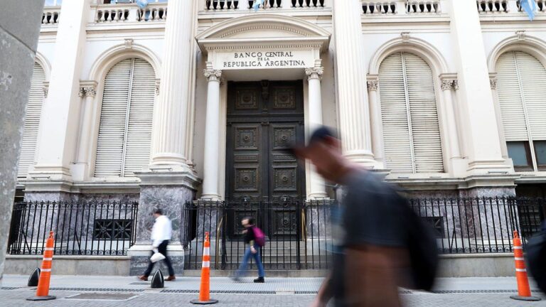 Clave para el plazo fijo: BCRA bajó la tasa de política monetaria al 32%