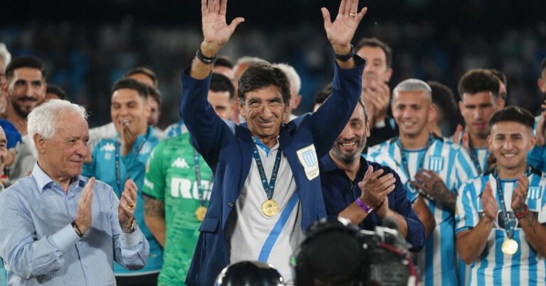 Costas: entre Blanco, Milito y las elecciones