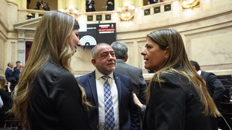 Expulsan a Edgardo Kueider del PJ pero avanza blindaje del Senado