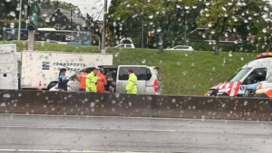 Tragedia en Ruta 9: tres policías mueren al ser atropellados por un camión mientras asistían a las víctimas de un choque