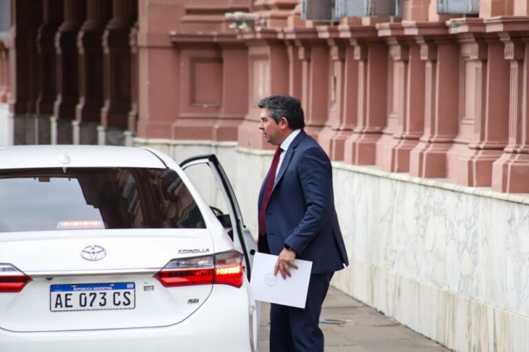 Orrego le marca la cancha a Uñac y Gioja y va por un sistema electoral sin Ley de Lemas y con límite a reelecciones