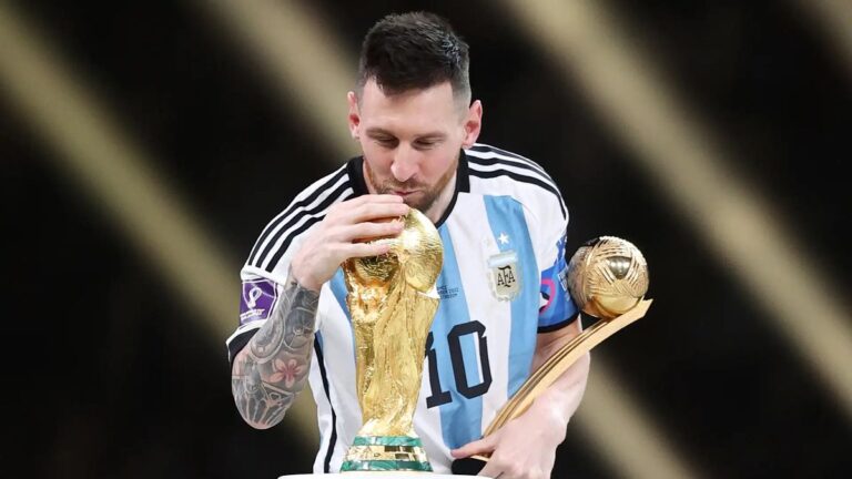 Lionel Messi exhibió su museo con todas las camisetas de la selección con las que salió campeón