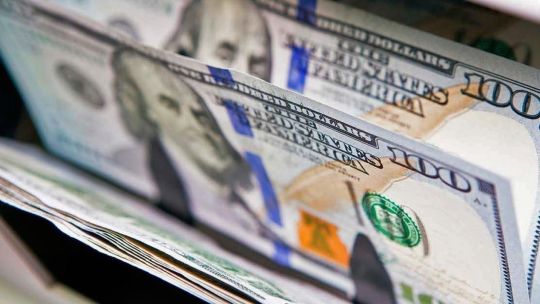 El dólar blue cerró a $1160 para la compra y $1180 para la venta