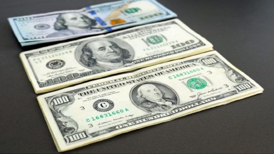 Dólares cara chica: se extendería el plazo para cambiar sin costo los billetes viejos