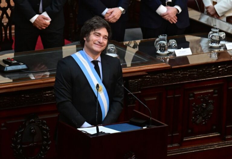 Milei vuelve a prorrogar por decreto el Presupuesto 2023
