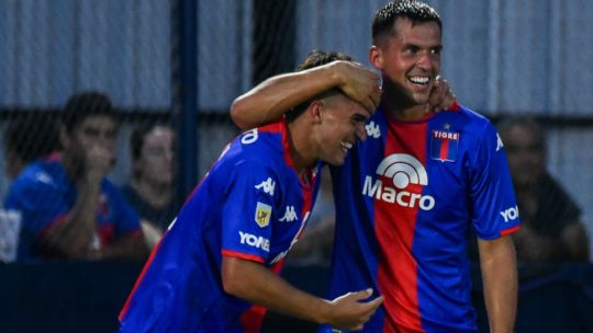 Vélez comenzó la defensa del título con una derrota ante Tigre en Victoria