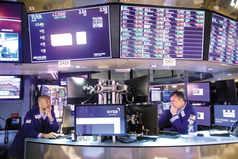 Dólar hoy: las acciones argentinas rebotan hasta 7% y cae el riesgo país