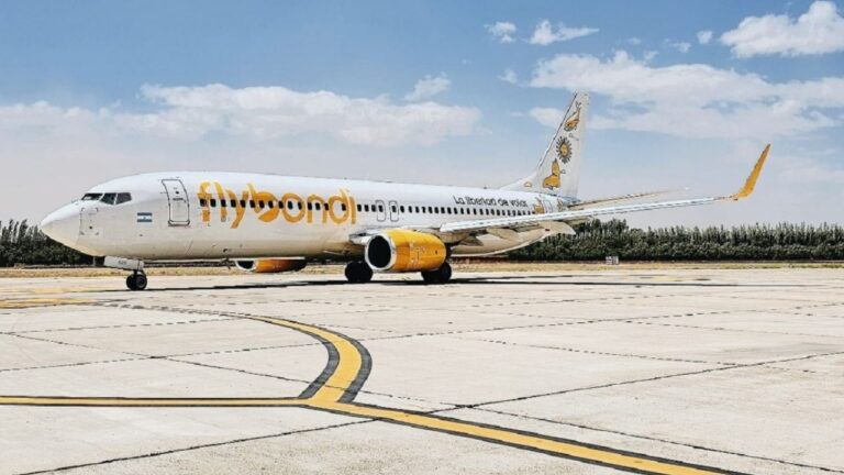 La dura sanción que recibió Flybondi por los vuelos cancelados