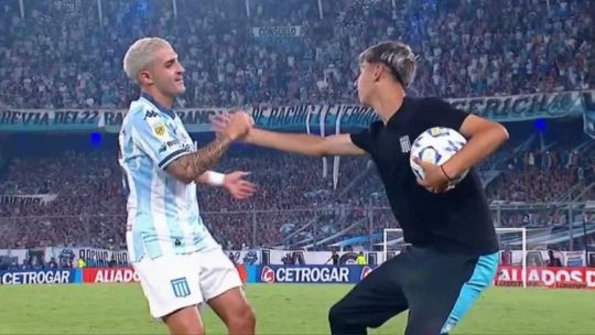 La viveza de los alcanzapelotas: el as bajo la manga de Racing, River y hasta el Tottenham
