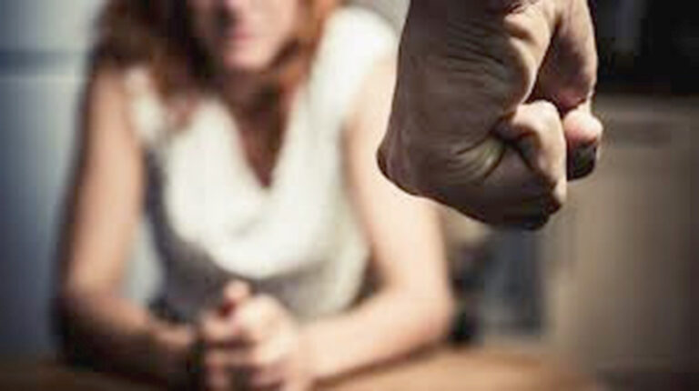 Detuvieron a un sujeto que atentó contrala integridad física de su pareja y su hija menor