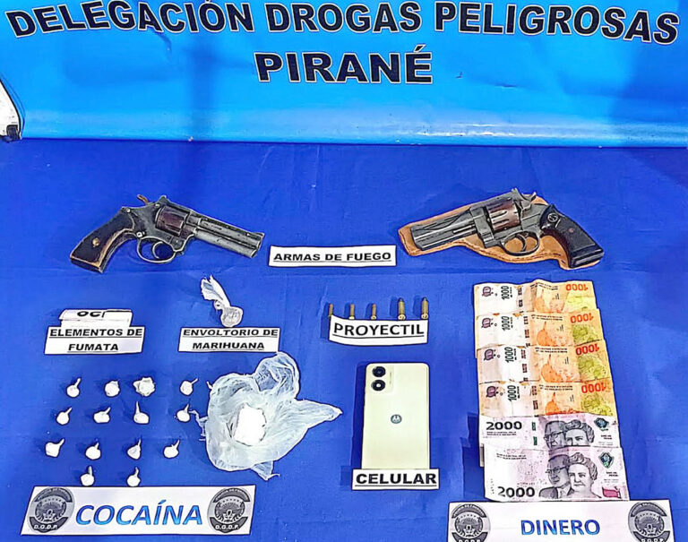 En dos intervenciones, la Policía secuestró armas de fuego, cocaína, marihuana y retuvo a un menor