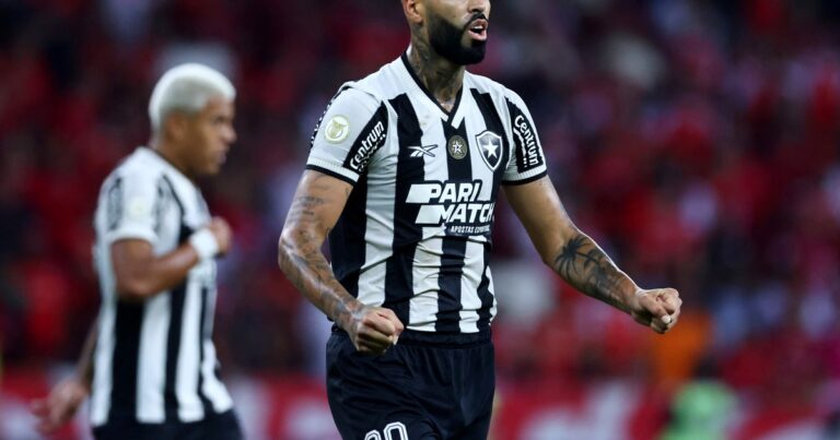 El futbolista argentino que fue suspendido por un mes en el Brasileirao