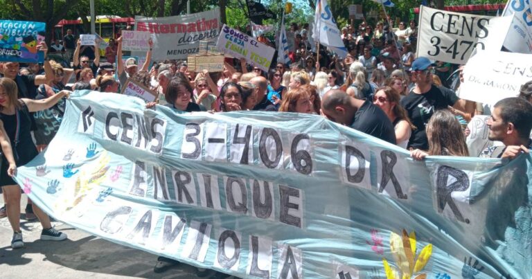 Docentes Mendoza. Vamos por el no inicio y plan de lucha