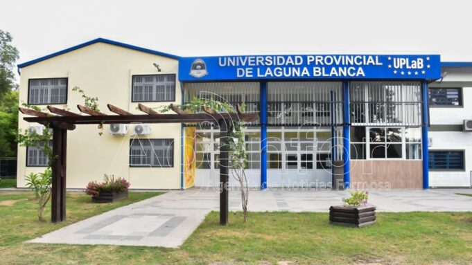 Laguna Naineck brinda transporte gratuito a los estudiantes de la UPLaB