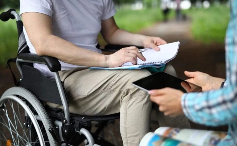 Pensiones por invalidez: más controles y el beneficiario debe residir en el país