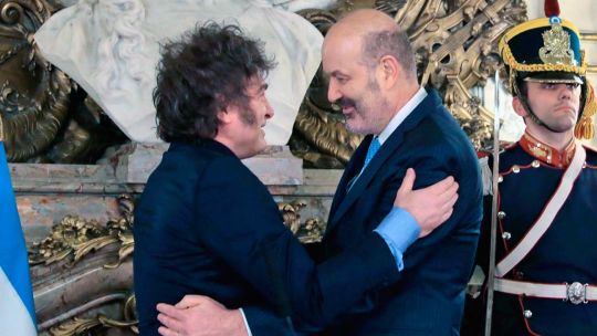 El gobierno de Javier Milei echó a otros 500 empleados estatales y prometió más recortes