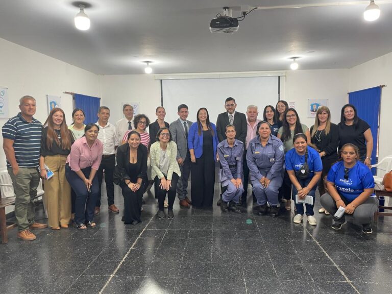 El Ministerio de la Comunidad y la Municipalidad de Pirané mantuvieron una reunión de trabajo