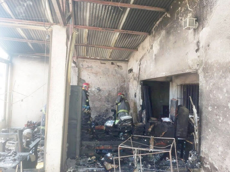 Bomberos extinguieron el incendio de una vivienda
