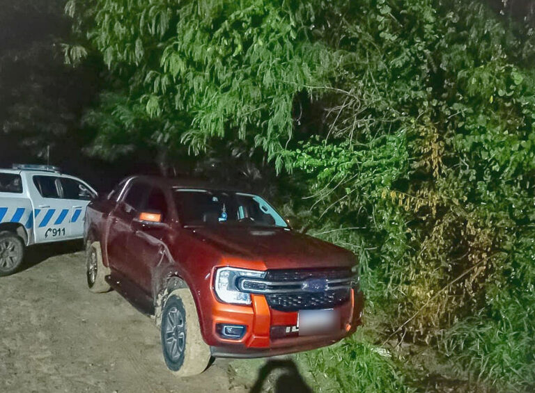 La Policía recuperó una camioneta y trabaja en el esclarecimiento de un robo a mano armada