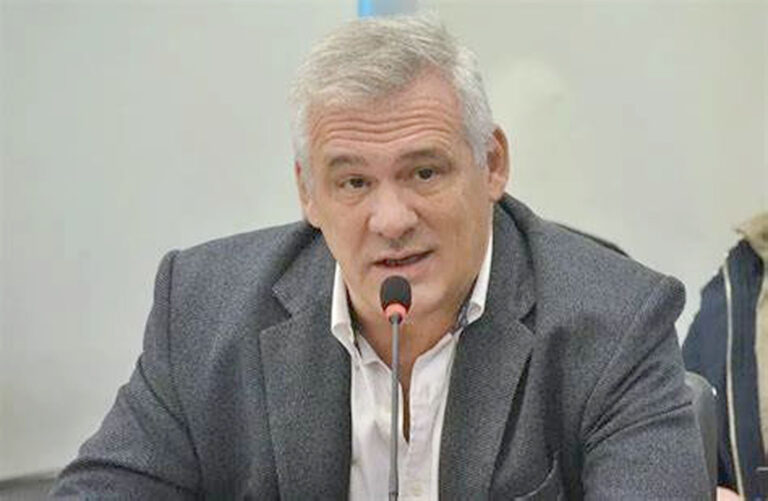 Carbajal criticó uso del DNU para el desembolso del FMI: Es una decisión inconstitucional