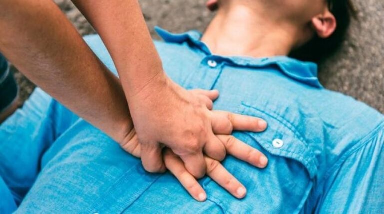 Enfermera que estaba en una quinta de barrio Obrero, le salvó la vida a un niño