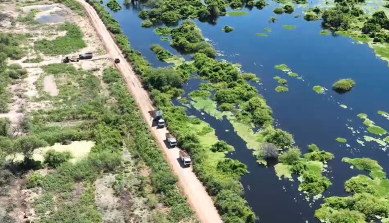 Desbordes del Río Pilcomayo: continúan atendiendo las inundaciones en Fortín Soledad