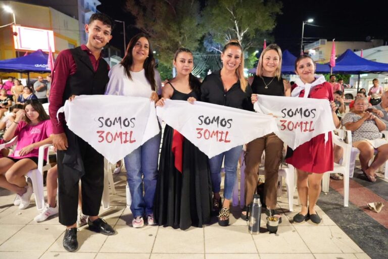 La concejal Petu Argañaraz encabezó jornada de arte y reflexión en la plaza San Martín