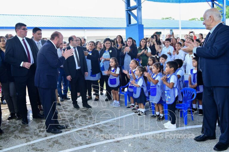 Estado presente: El gobernador Insfrán inauguró nuevas obras educativas