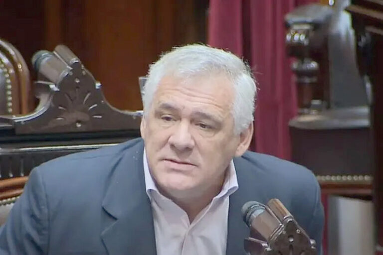 Denuncian que el procurador general de la Provincia tiene cajoneada la causa de la Ley de Lemas