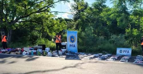 La Policía Federal decomisó mercadería ilegal por más de dos millones de pesos