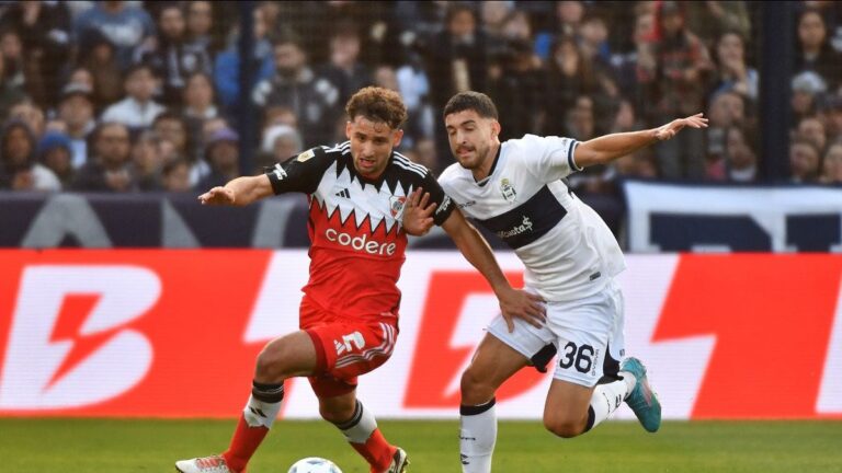 River visita a Gimnasia esta tarde en La Plata: horario, TV y formaciones