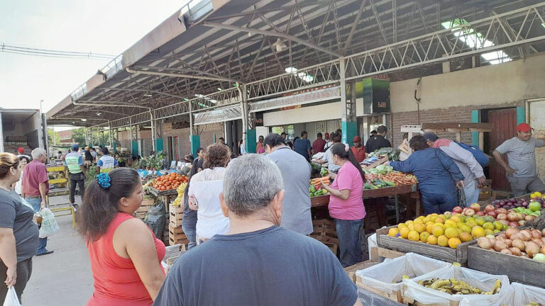 Gran convocatoria en la Feria Santa del Mercado Frutihortícola