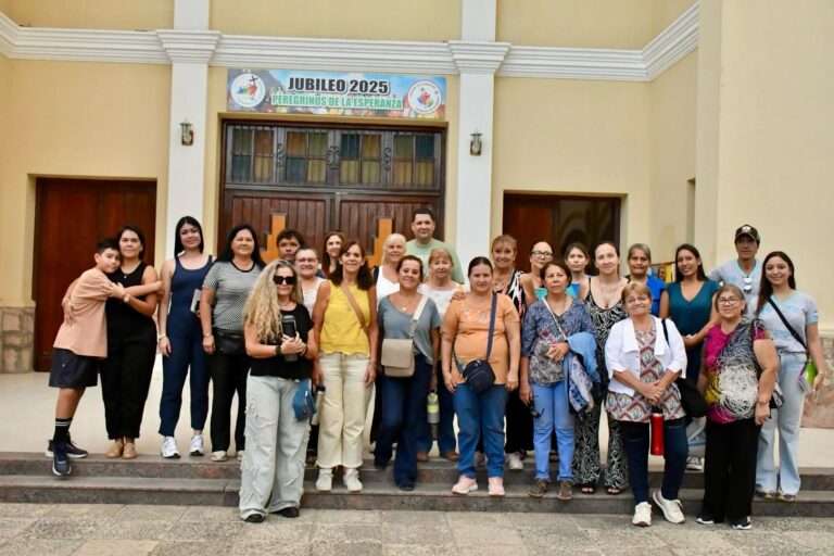 La Comuna realizó la tradicional visita a las Siete Iglesias por Semana Santa