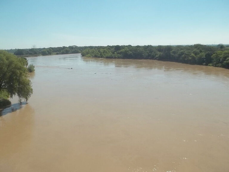 Hallan cuerpo en el río Bermejo; sería el joven desaparecido tras operativo policial